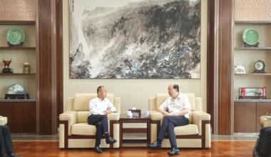 Zhang Shiqian, Pangulo ng Industrial and Commercial Bank of China Jiaxing Branch, bumisita sa Tongkun para sa pananaliksik